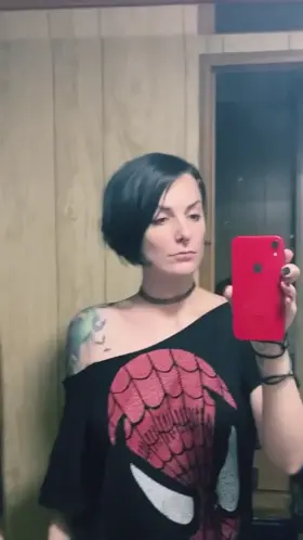 Sometimes when I drop my phone my clothes just fall off 🤷🏻‍♀️