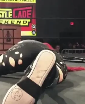 Ivelisse on perfect position 🍑