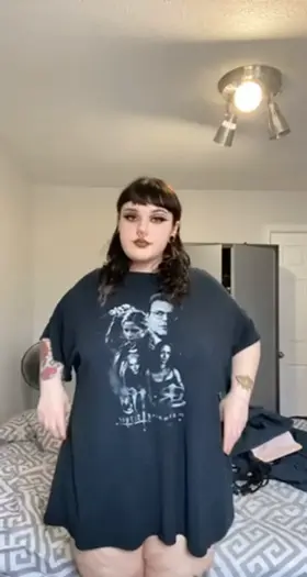 hope you like ur alt girls BBW… here’s a titty drop for ur saturday feed 🖤🖤