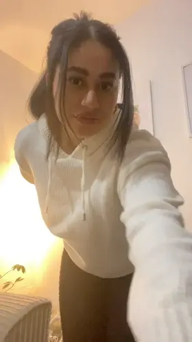 My first time trying green lingerie.. I'm insecure, does it match me?