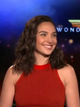 Gal Gadot lip bite