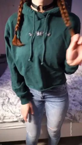 Let me make you hard with my perky naturals 🥰