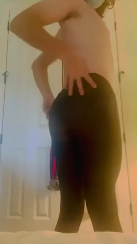 Is my ass the biggest you’ve ever seen~? 🍑