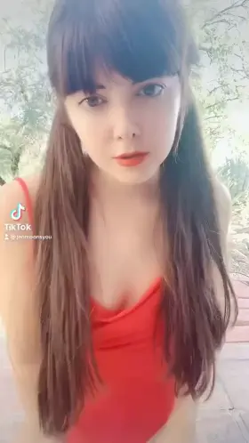 First time posting here, do you think I’m cute? (OC)