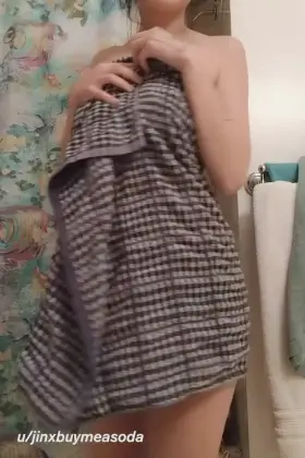 striptease (emphasis on the tease) 🥰 with a little extra holiday jiggle