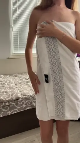 I know most guys on Reddit prefer thick girls but can I convince you trying a tiny fit college girl like me?[OC]