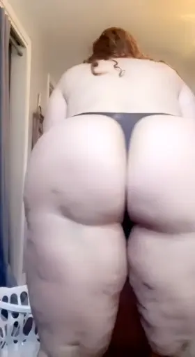 Slow motion booty shake💋💋