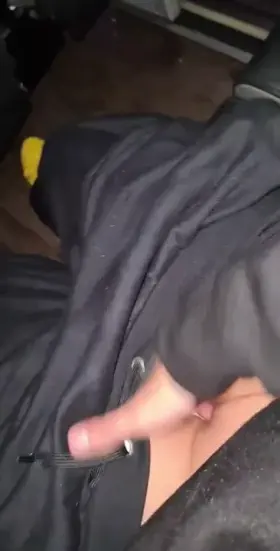 RISKY FINGERING hehe - Me fingering my pu$$y in the back of the bus :)