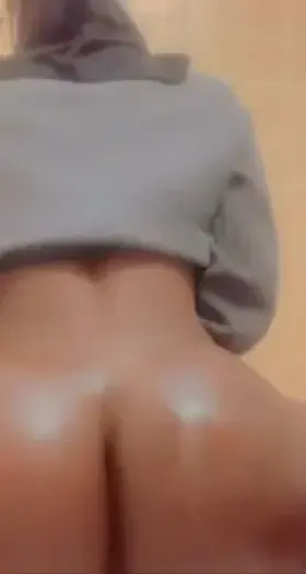 i wanna fuck in my boyfriends bed while he’s gone