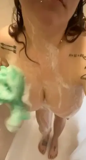 Curvy girls can have fun in the shower too, right? 😉