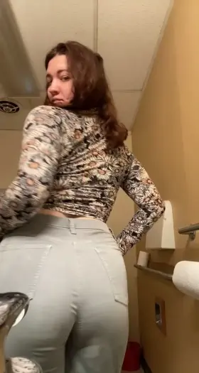 (22f) OC drop) do you like when I drop at work?