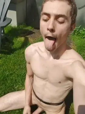 I could be the slut living next to you😏