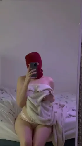 1-10 how bad do you wanna rub off that towel?😈😇