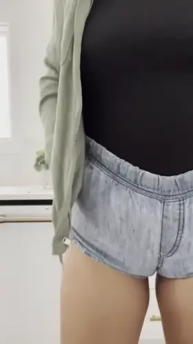 What do you think about my shorts? 😏