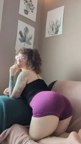 I'm Girlie, the 🇨🇦 squirting 💦 stoner girl-next-door 💕 JOI 💕 GFE 💕 Customs 💕