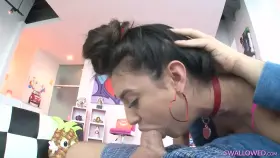 Her deepthroat game is no joke. This woman knows how to milk a cock 👅👅🍆