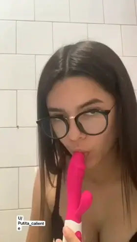 Disfruten mis amores verme mamando !🍆💦