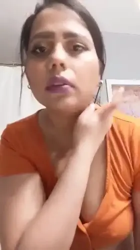 💕 Would you suck my juicy Muslim titties? 💜