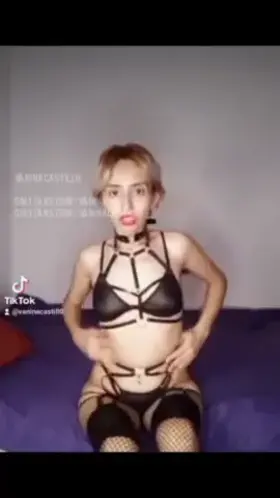 Hairy petite 🌳✨ [OC]