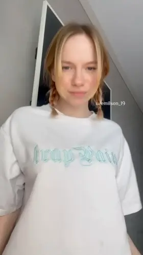 Trick with the appearance of boobs