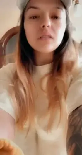 I hope my neighbor saw and pleases himself to the thought of me 😜