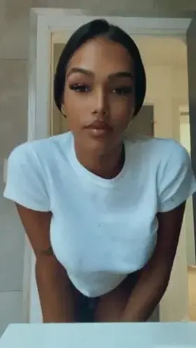 Capri aka Bustforcapri 😍