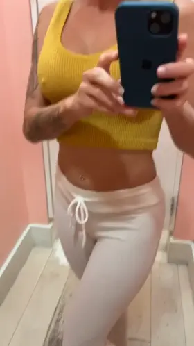 Showing you in the dressing room what others cannot see