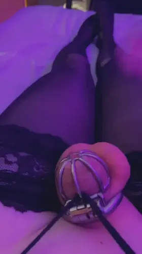 Cumming in my cage <3