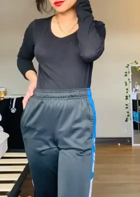 a little boring on the outside but very slutty once you get to know me 💖