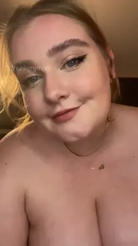 *kiss* Boobs or butt? Which is your favourite?