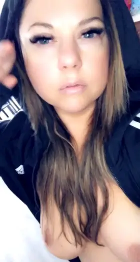 Cum get sweaty with me 🔥