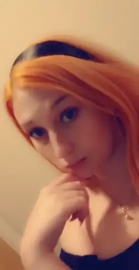 I'm giving Daphne vibes tonight!🥰