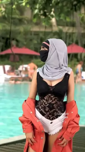 When my strict Arab parents aren’t looking I’m ready for you 😉… wait till the end😈😋