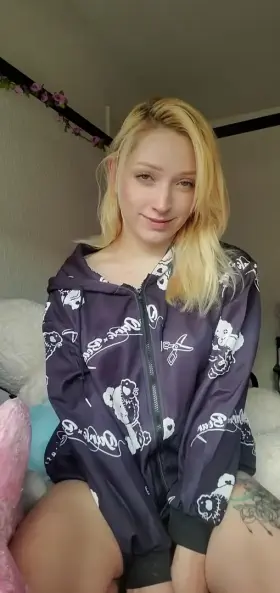 Eyes up here! How are my tits? 💗 [Drop]