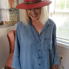 My new red hat #1 😉🦋