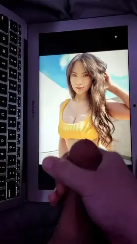 Leaking cum for Quarter Jade!🥵💦 DM for the pics!