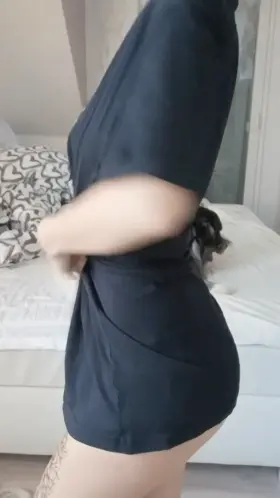 i got a small waist, pretty face, with a big bank 😙 hihi (OC)