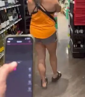 I love getting controlled in public🤪