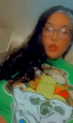 Love the glasses look, too