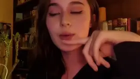 JadeyAnh / Vylerria hypnotizes you into being an obedient little cuck. ❤️