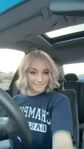 Felt like playing with my tits on my home from work 😙