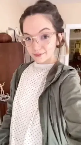 🌱 All natural today with no bra and no makeup ✨