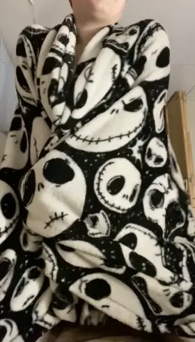 Anyone wanna snuggle?