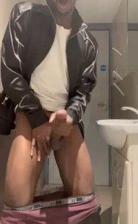 👀Who Wishes They Caught This Nut💦