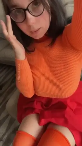 Velma has nice body! By MiniLoona