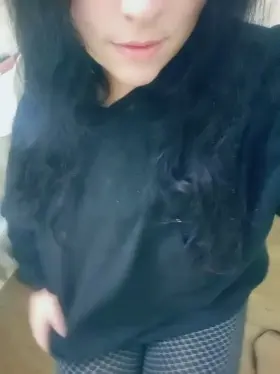 Working mom flashing my 38 DD milkers