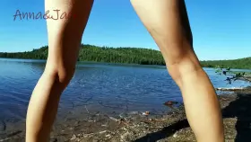 Quick pee by the lake 💦💦