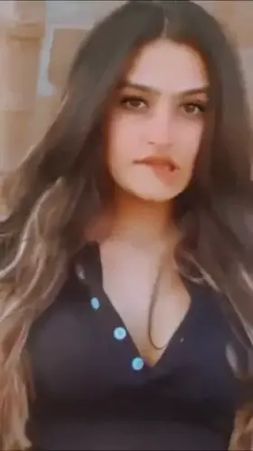 That Cleavage and Lip Bite 🔥