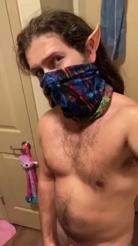 Would you get on your knees for a hot elf?