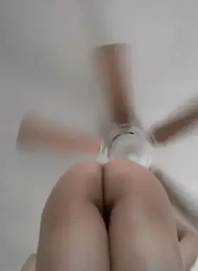 😩 Spreading my sexy femboy ass for you 😩